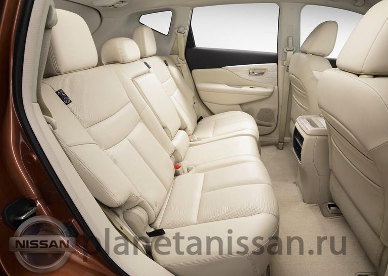 Задние сиденья в Nissan Murano